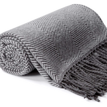  Unbridled Elegance Throw